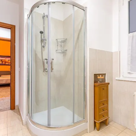 10 Minutes By Car From St Peter's Basilica شقة