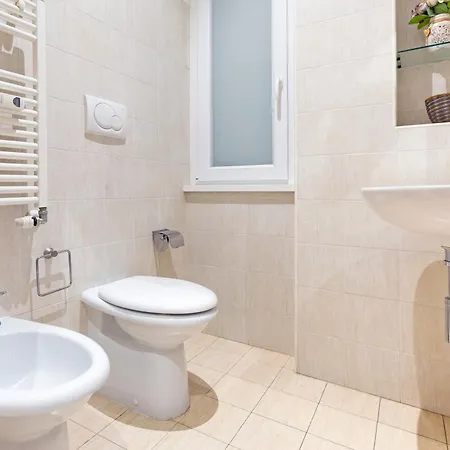 10 Minutes By Car From St Peter's Basilica *